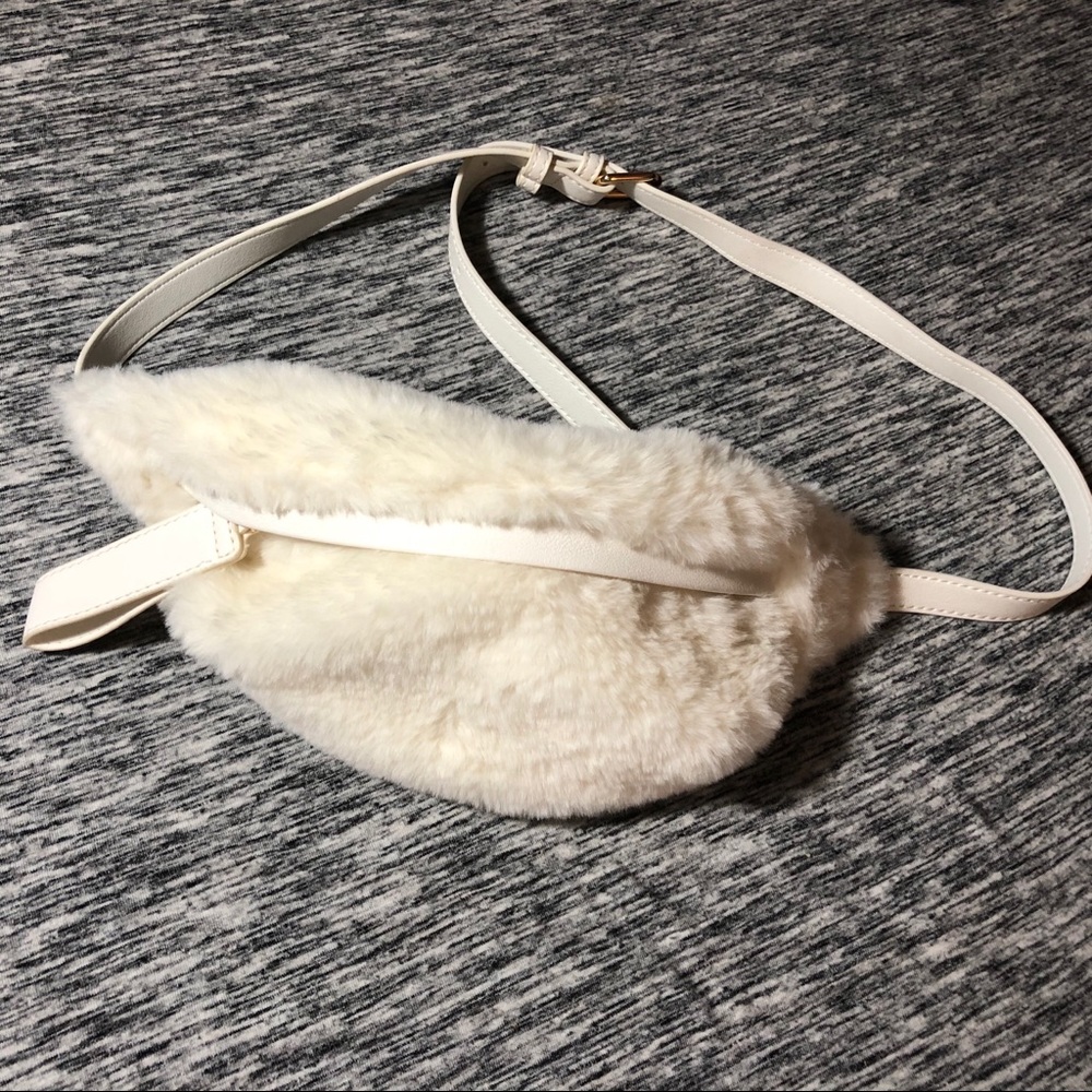 WILD FABLE FAUX FUR FANNY PACK